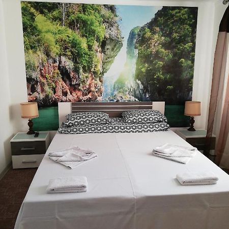 Hotel Hobby 胡内多阿拉 外观 照片
